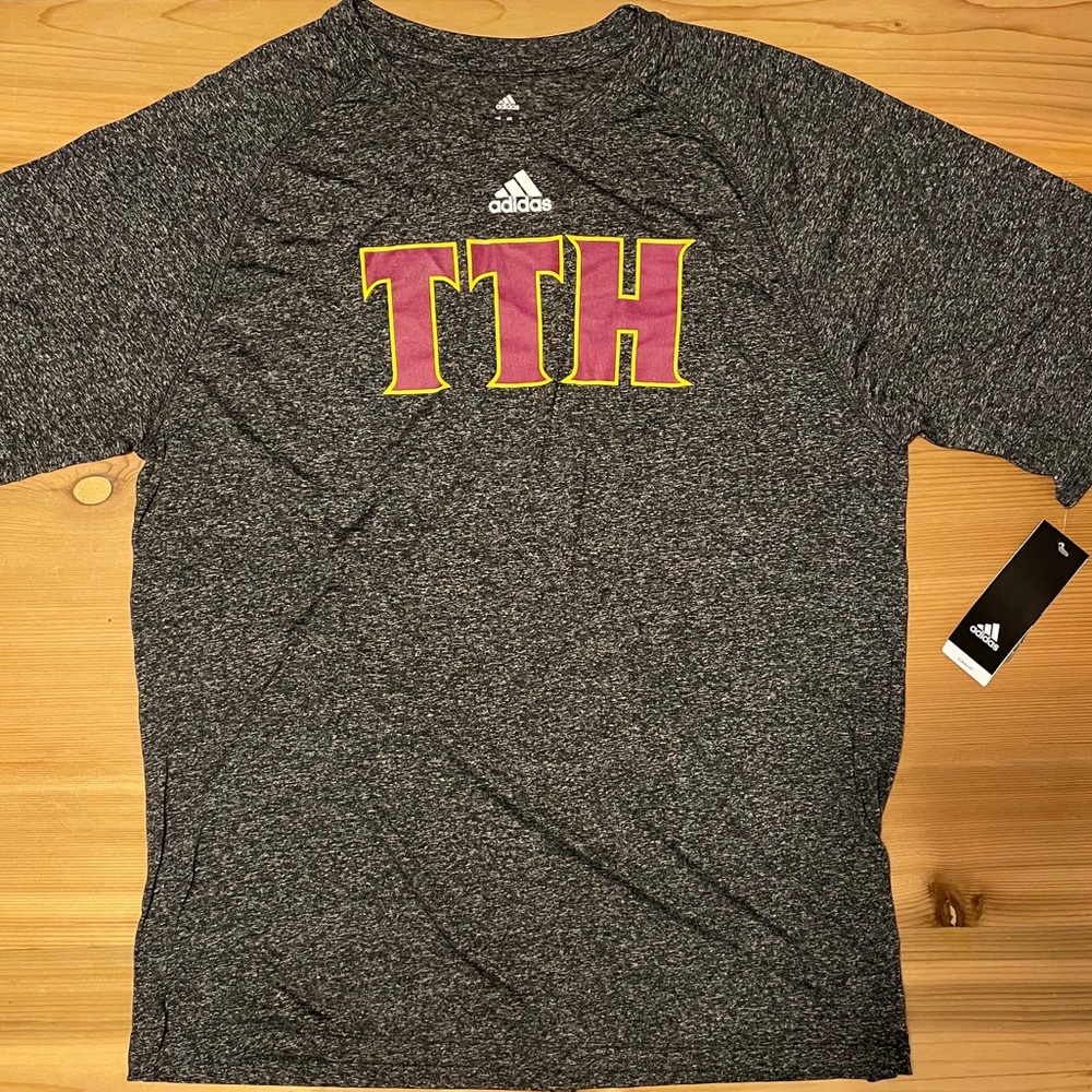 Adidas | 🆕 TTH shirt ✅